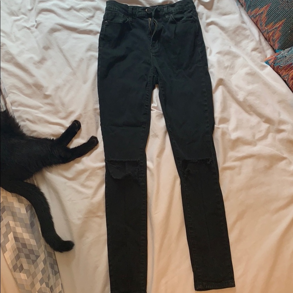 Bdg black jeans w/ ripped knees
